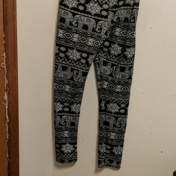 Black and White fleece elephant pants - Picture 5 of 5